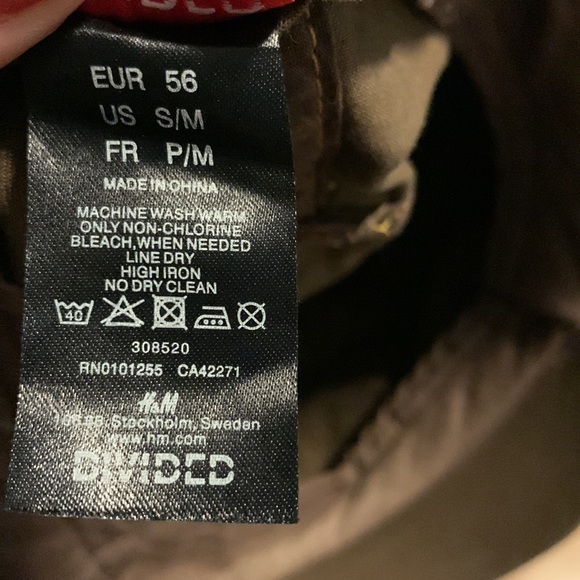 Cute small brimmed hat with pocket - Picture 5 of 5